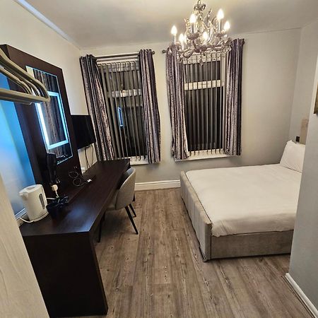 Tamarind Cove & Barrons Hotel Блэкпул Экстерьер фото